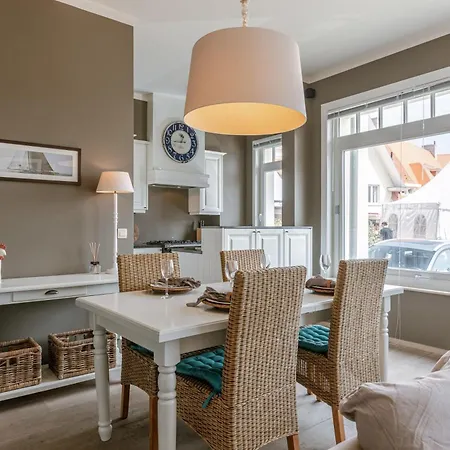 Huswell - Spacious Near The In De Haan