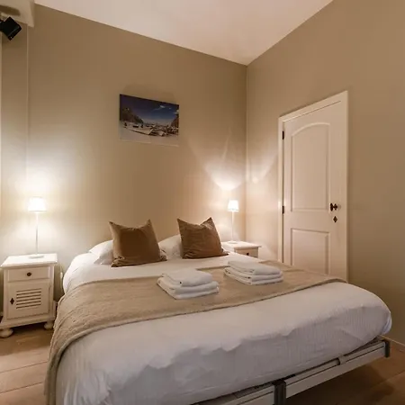 Huswell - Spacious Near The In Apartment *