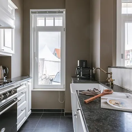Huswell - Spacious Near The In Apartamento