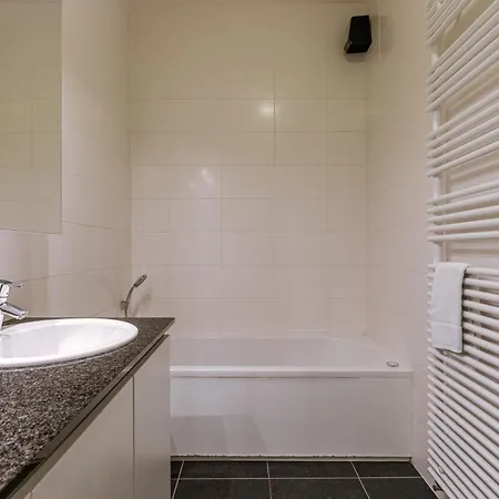 Apartment Huswell - Spacious Near The In De Haan